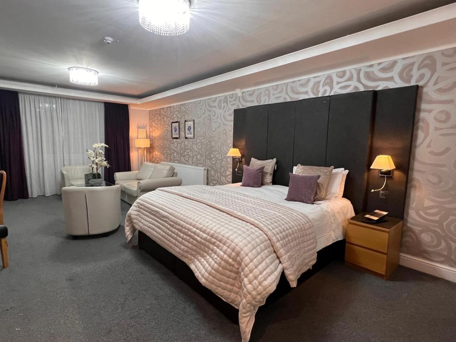 The Diplomat Hotel Restaurant & Spa Llanelli Ngoại thất bức ảnh